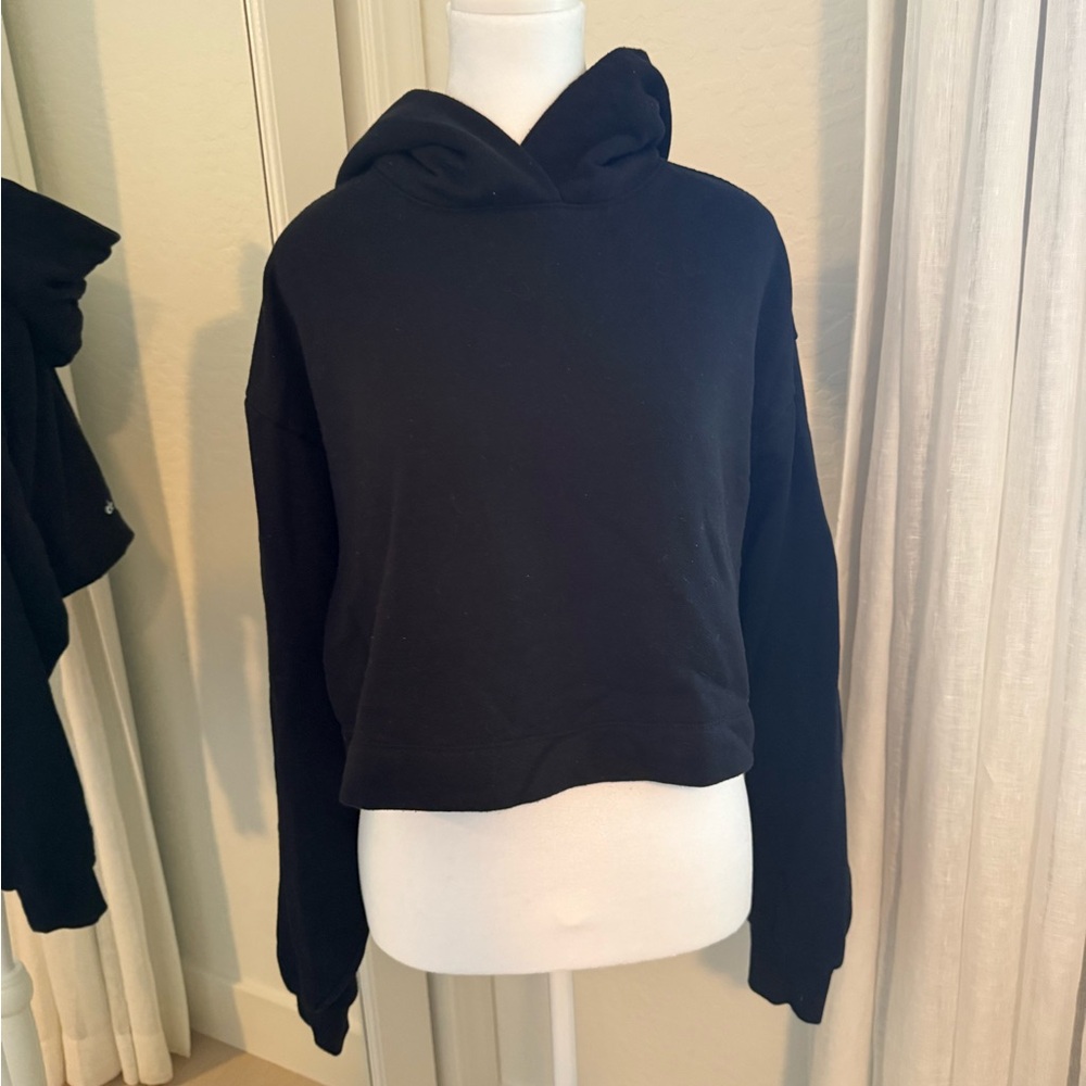 ALO Yoga Black Cropped Hoodie